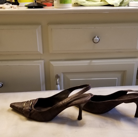 CLEARANCE! Antonio Milani genuine leather heels. - Picture 3 of 5